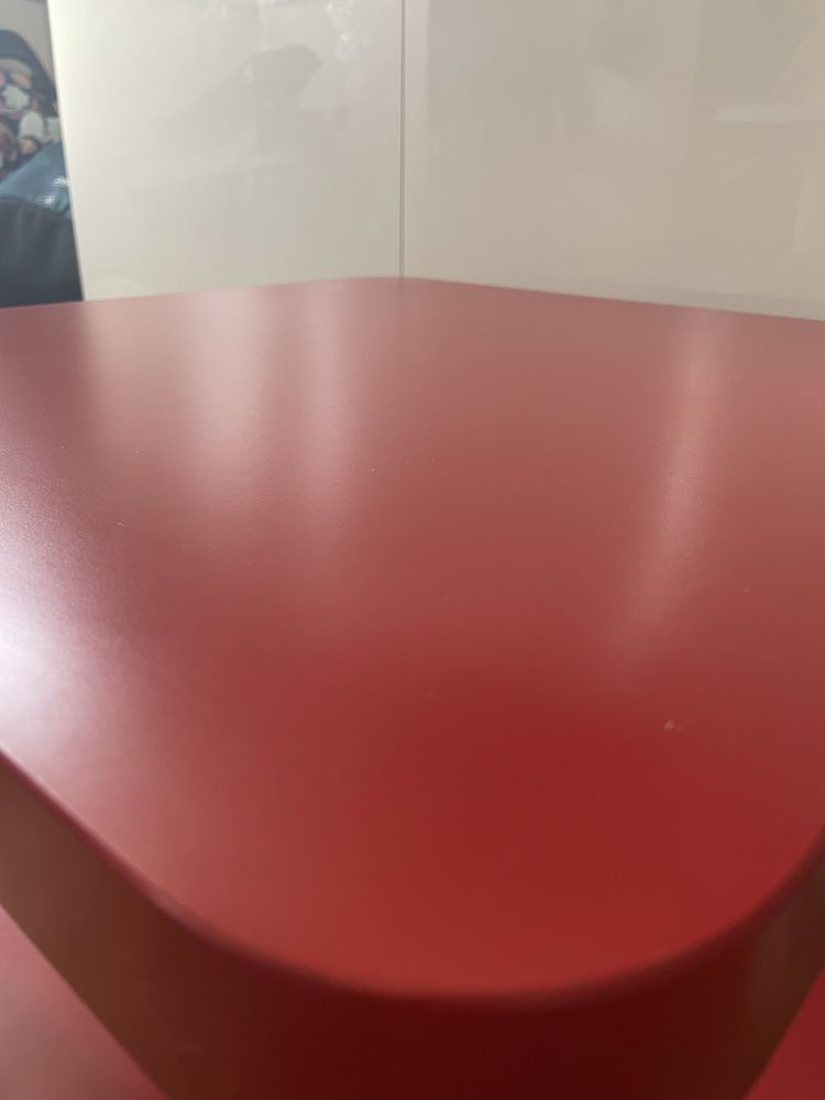 Mesa de apoio TINGBY IKEA vermelha