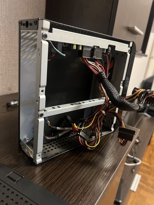 Mini itx корпус+ блок живлення