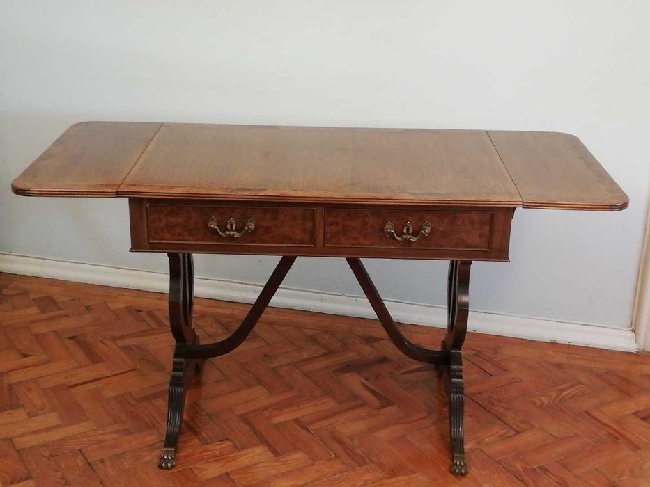 Mesas e Secretárias