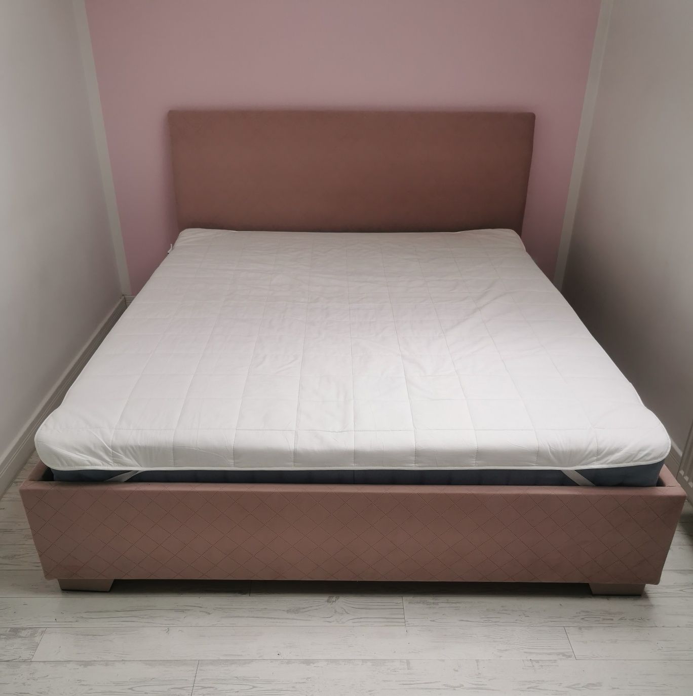 Łóżko 160x200 tapicerowane różowe solidne + dwie komory
