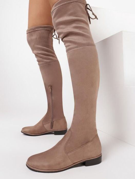 Beżowe kozaki za kolano