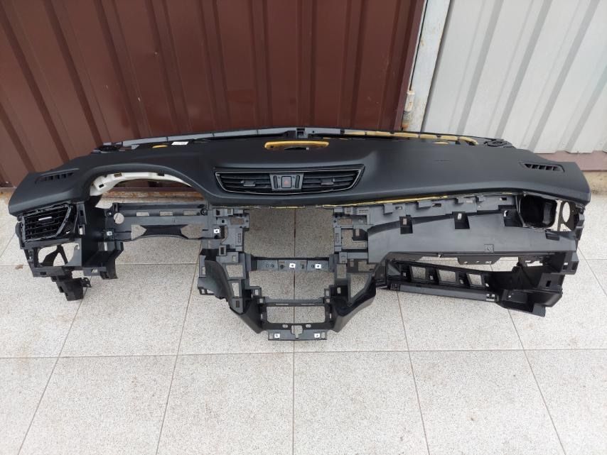 Продам панель торпедо Airbag Nissan Rogue Sport 2017-2019-2022 рік