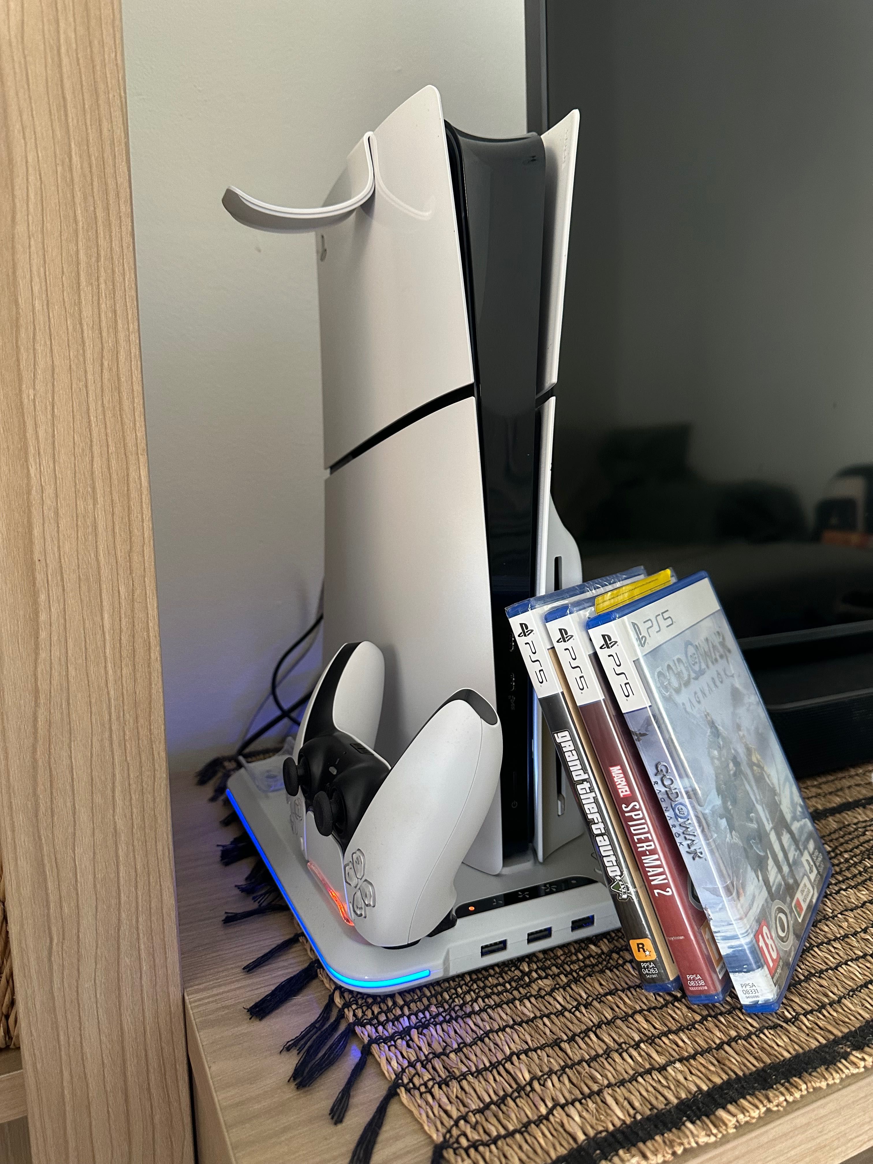 PlayStation 5 Standard + Comando + 3 Jogos + Base