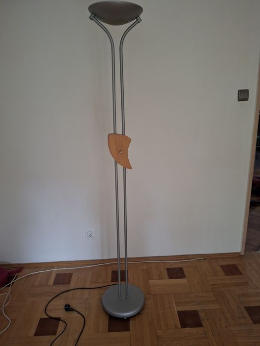 Lampa podłogowa sprawna ledowa