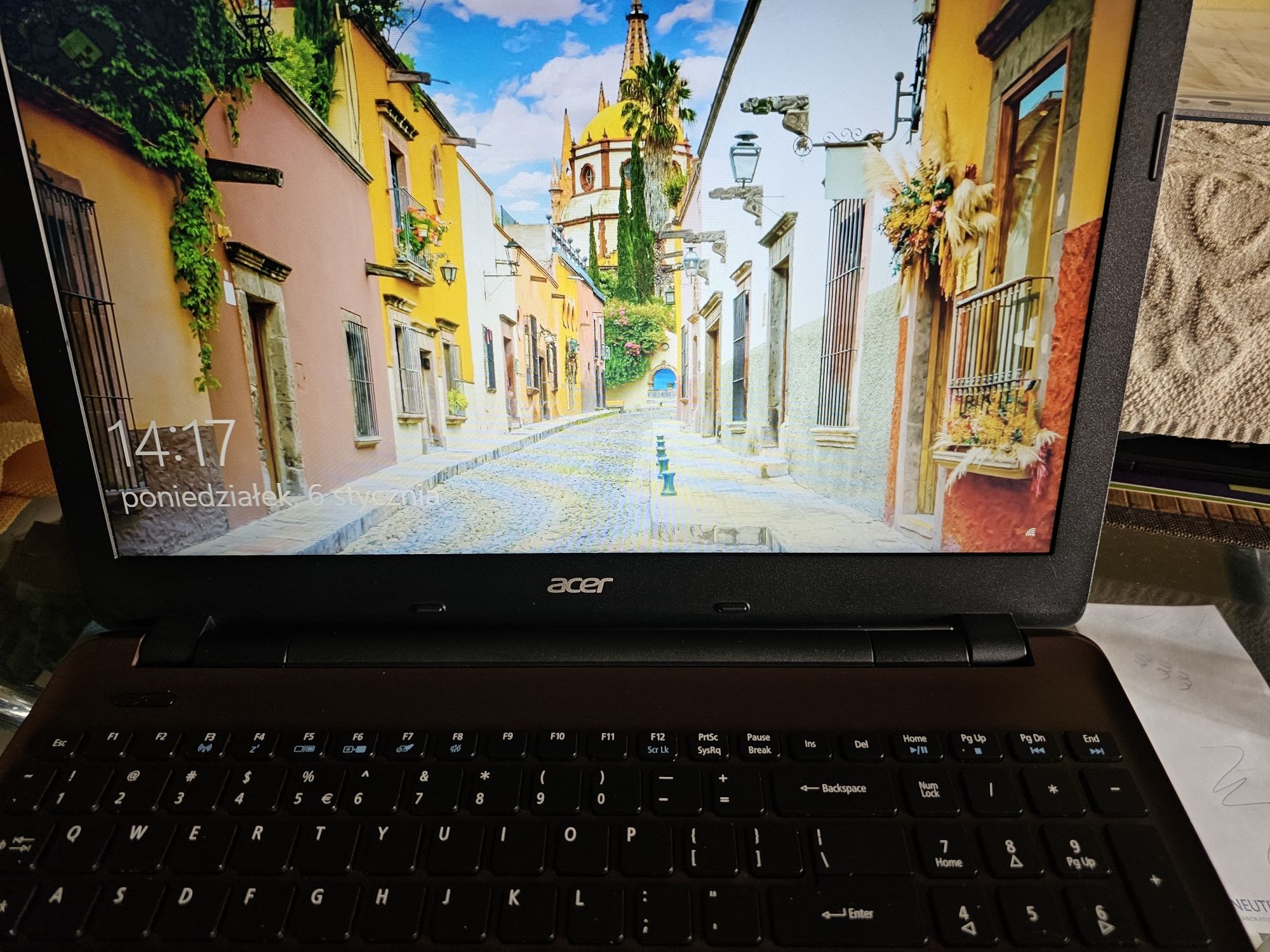 Sprzedam Acer w bardzo dobrym stanie mało używany
