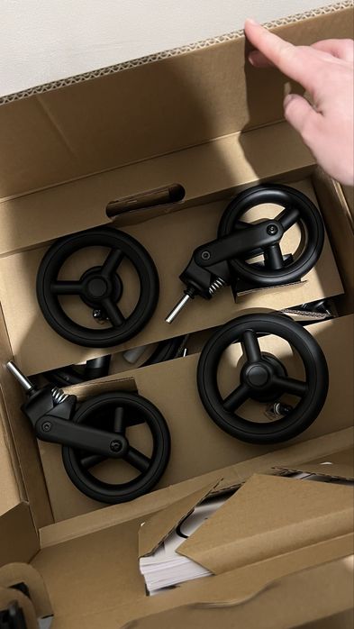 Нова коляска Anex IQ Basic 3в1