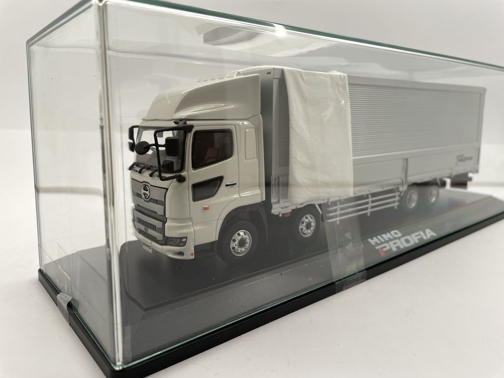 Hino Profia. 1/43  Масштабная модель.Фура.