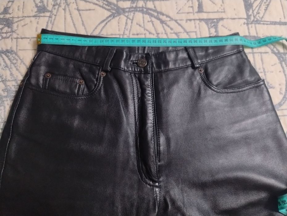 Жіночі штани МОМ з натуральної шкіри. В ідеальному стані