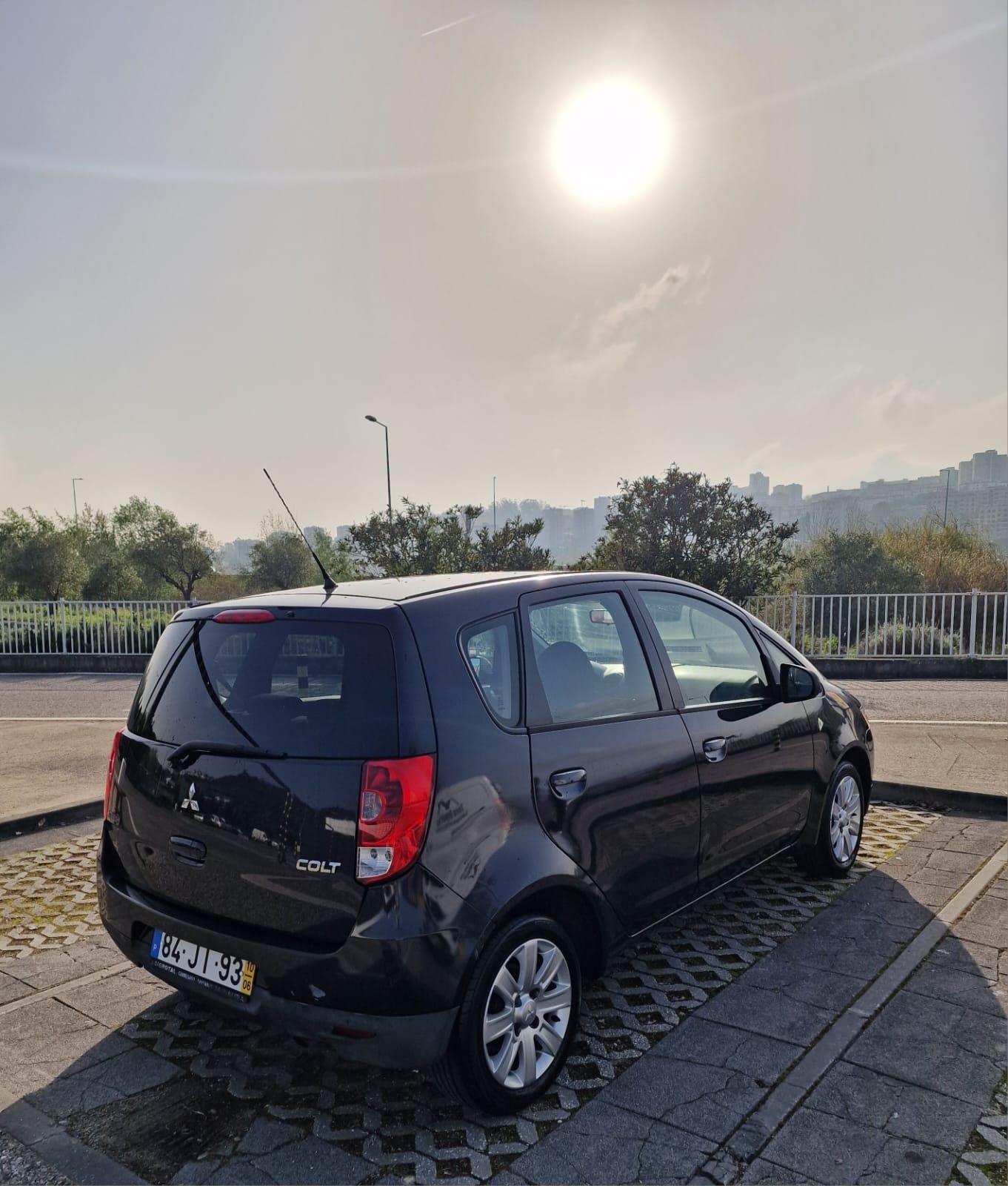 Mitsubishi Colt VI, 1.3 Galosina Ano  2010 de  95cv.