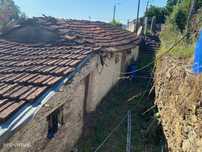 vende-se terreno com casas devolutas