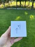 Airpods 4 generacji apple