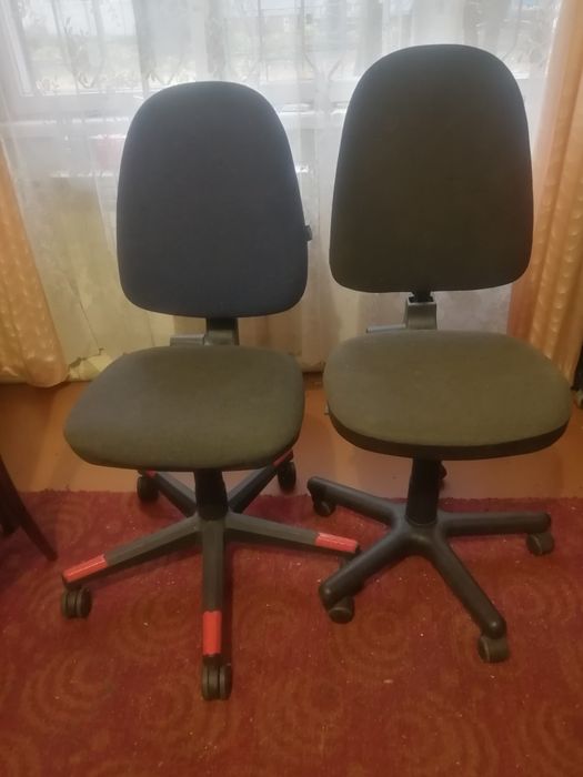 Продам крісло офісне