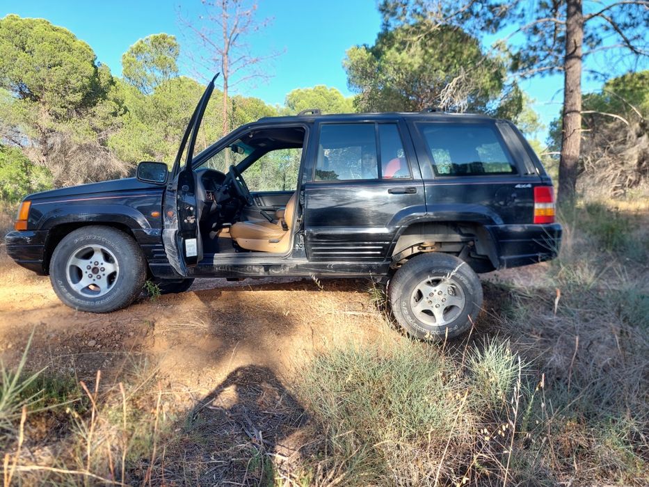 Jeep Cherokee 2.5 VM