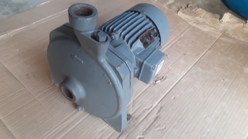 Electrobomba trifásica