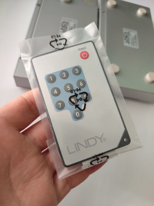 4-портовий HDMI-сплітер Lindy 32588