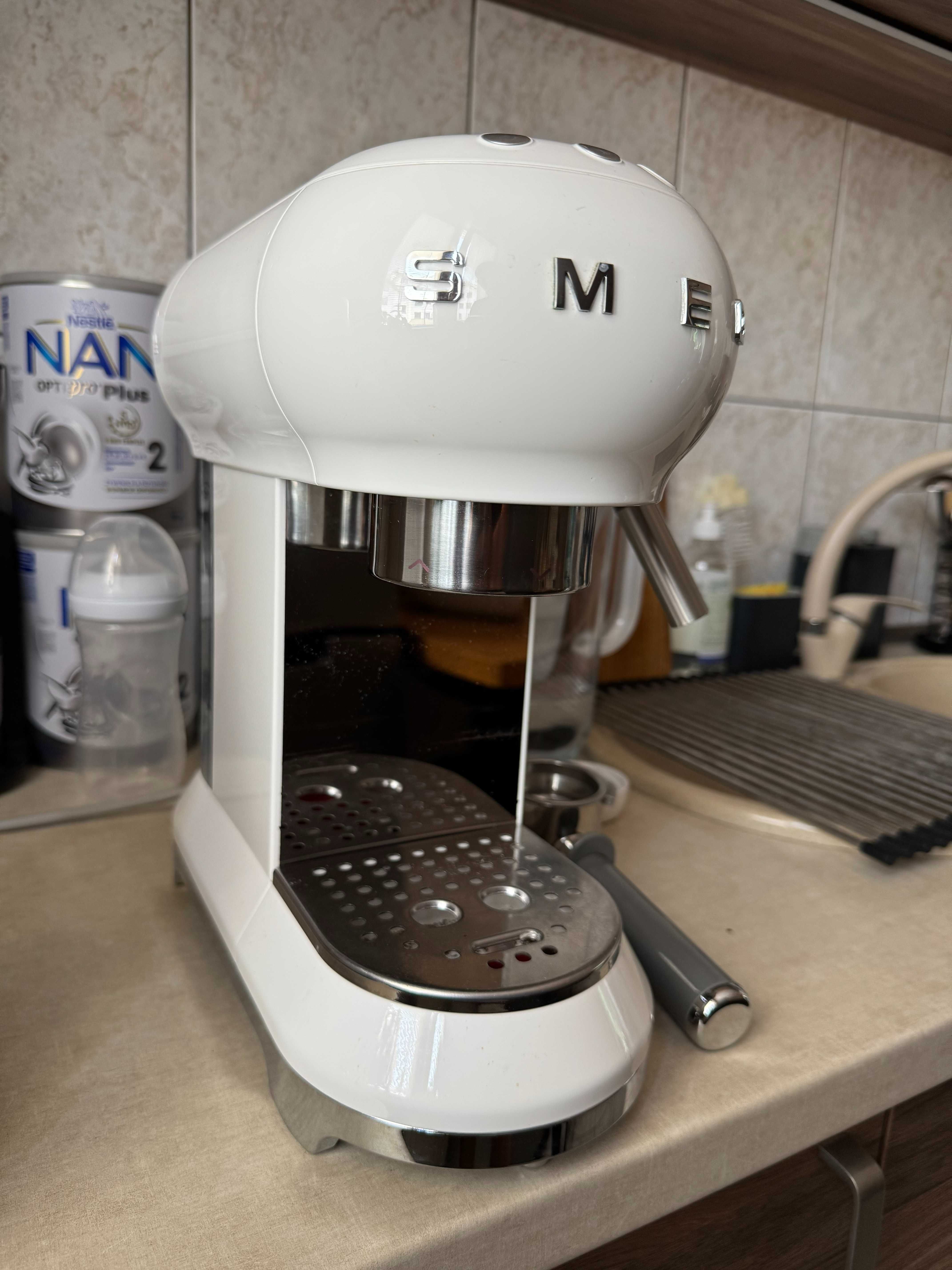 Smeg - Ekspres do kawy