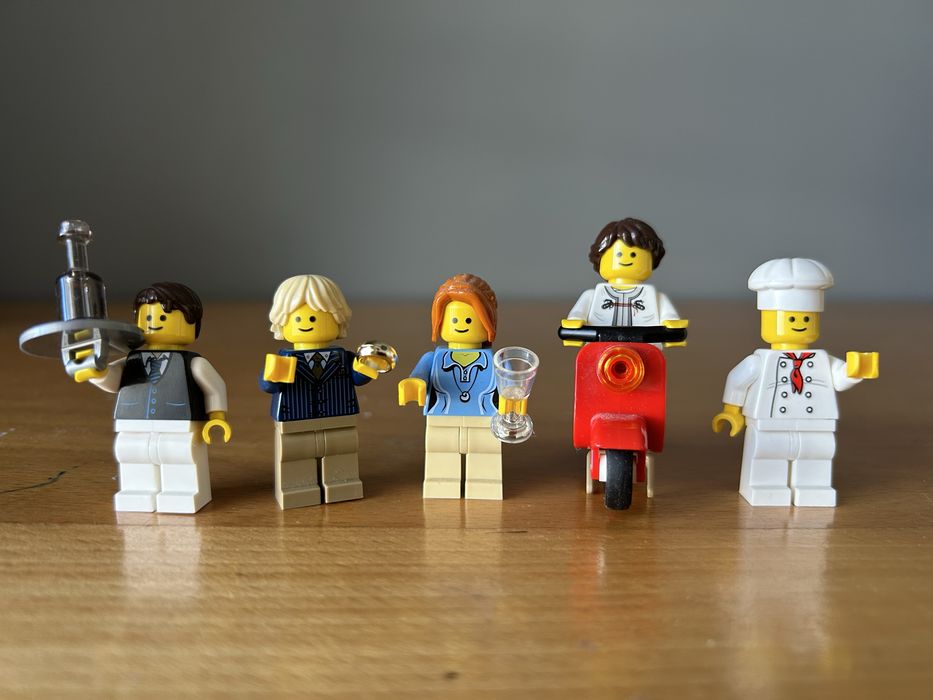 LEGO Modular Creator 10243 Parisian Restaurant