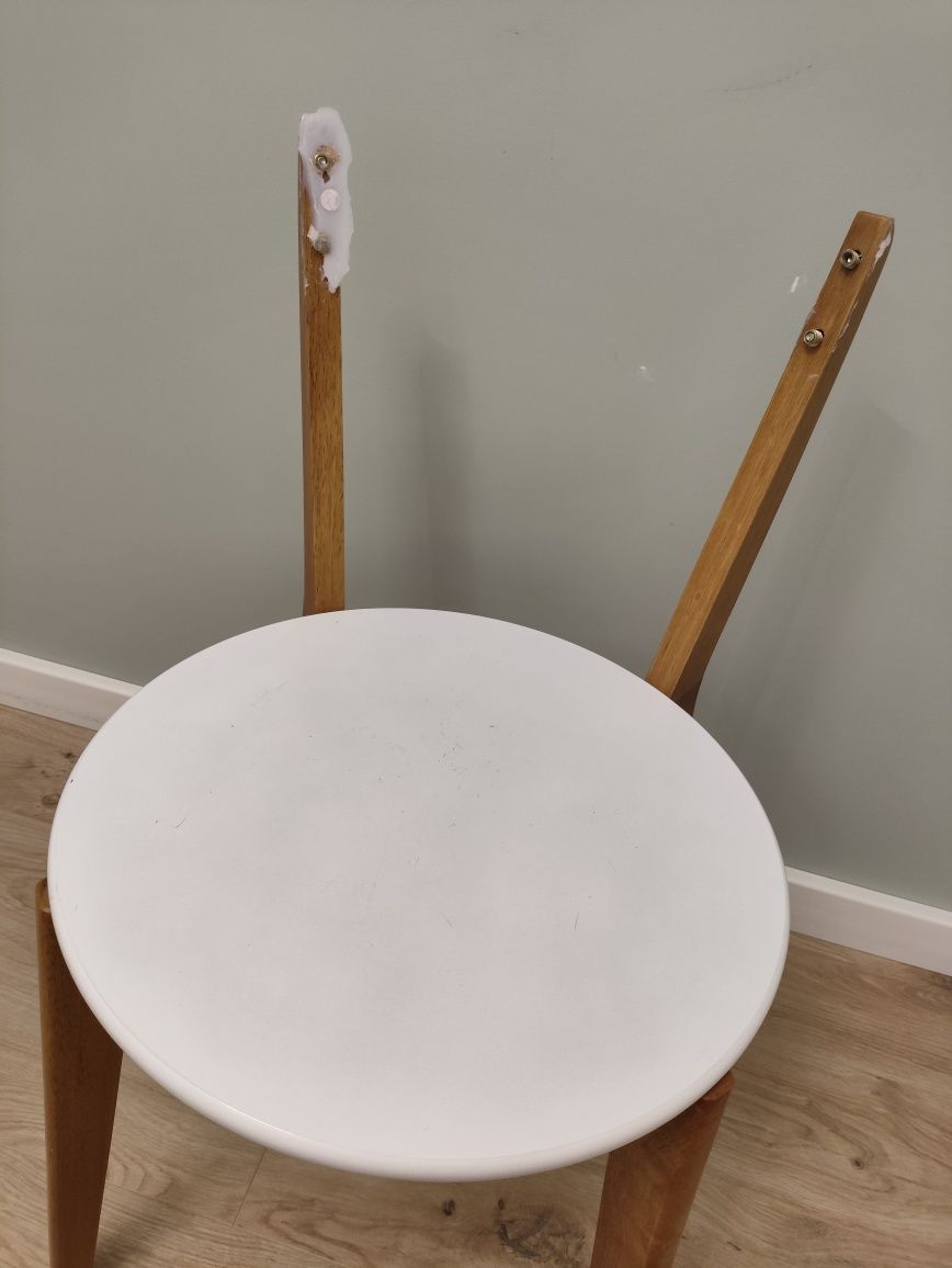 Krzeslo Jysk białe drewniane Jegind 1 SZT