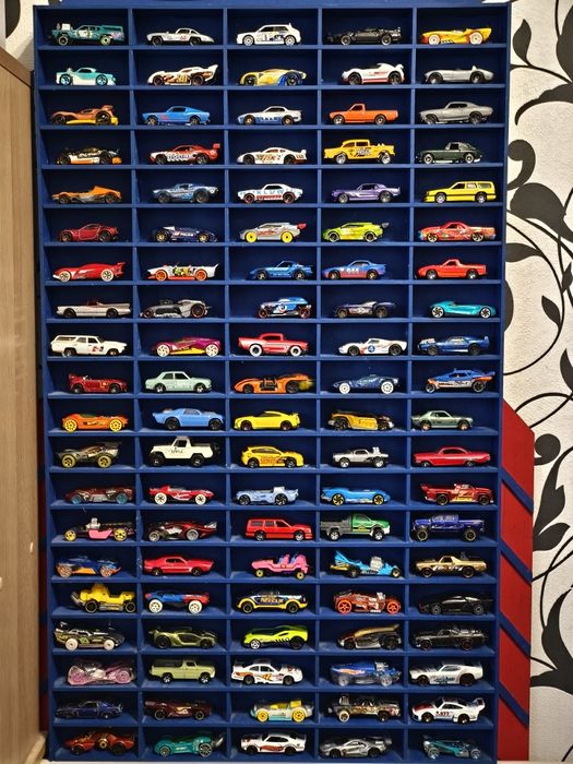 Машинки Hot Wheels