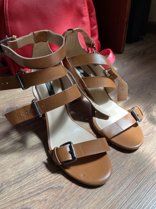 Босоножки Zara