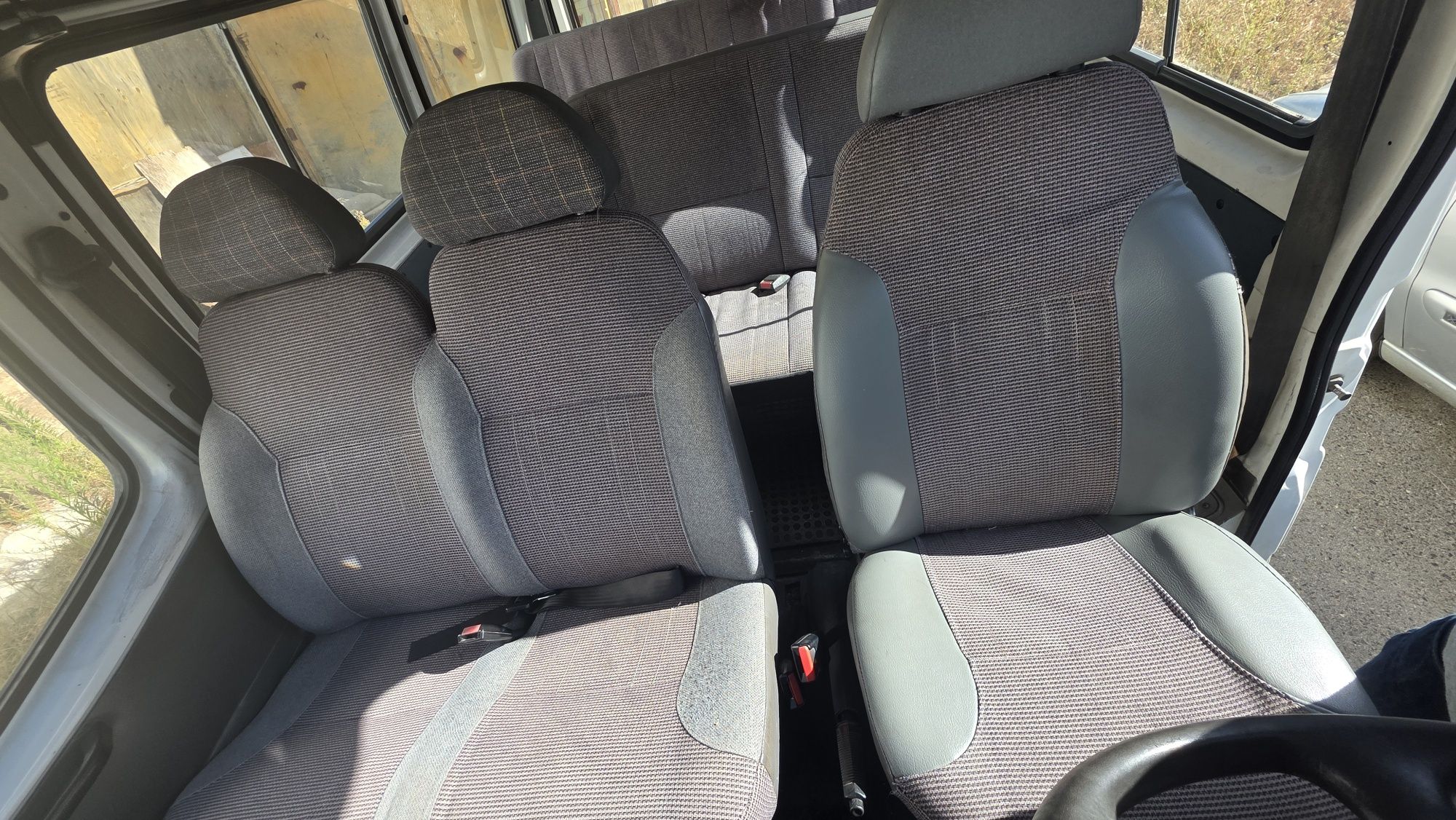 Vende-se Máquina do Tempo de 9 Lugares (Não precisa de plutónio)