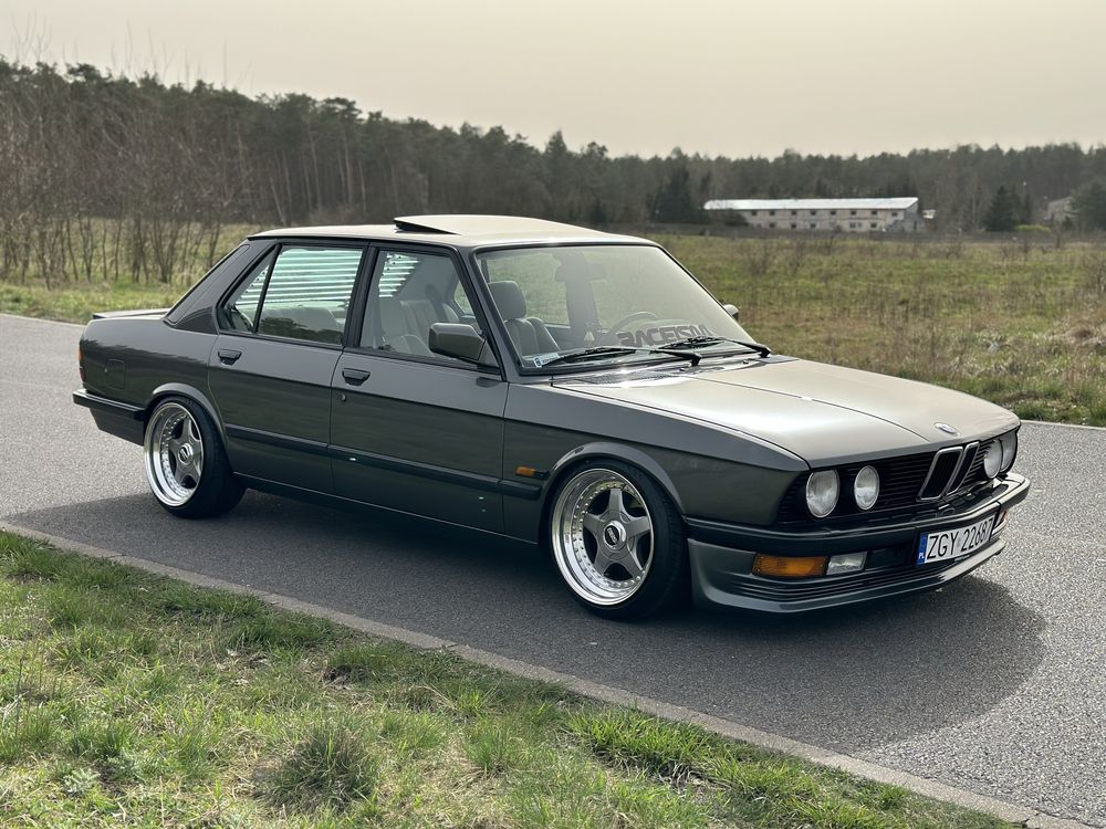 BMW E28 Shadowline