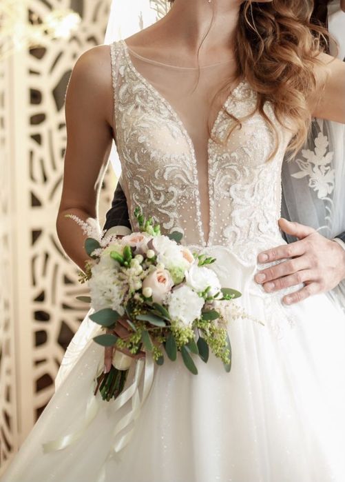 Продам весільну сукню