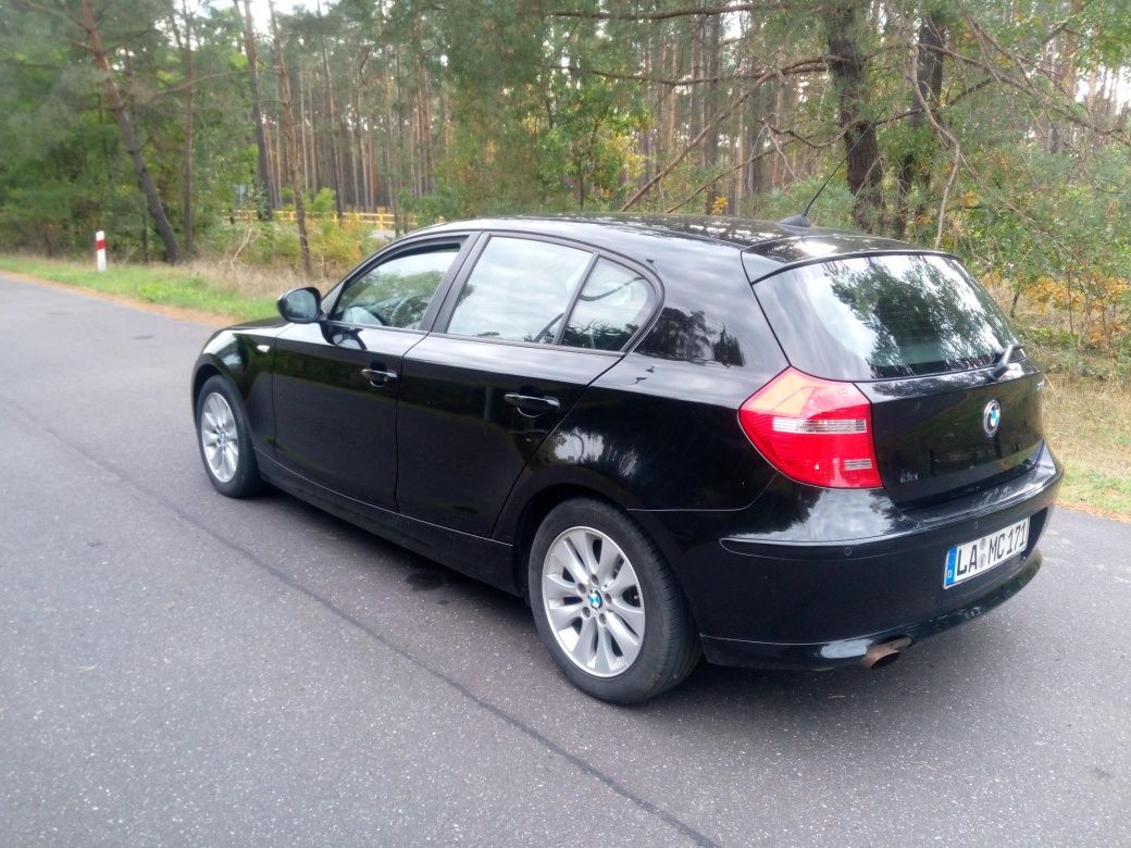 BMW seria 1 2010r 2.0b 5-drzwi
