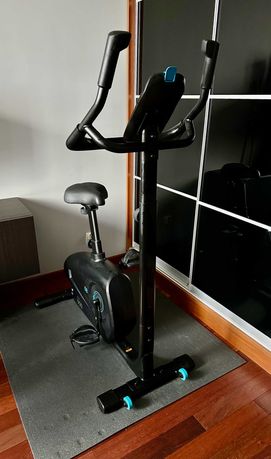 Rower treningowy DOMYOS Bike 900 samozasilający  - jak nowy