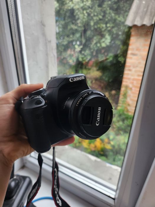 Canon 600d + 3 обєктива efs 18-55 мм + canon 50 мм+ tamron 70-300 мм