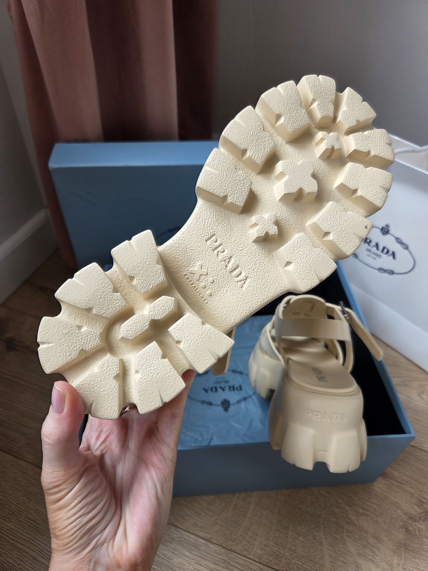 Sandały PRADA butter masełkowe 38 nowe