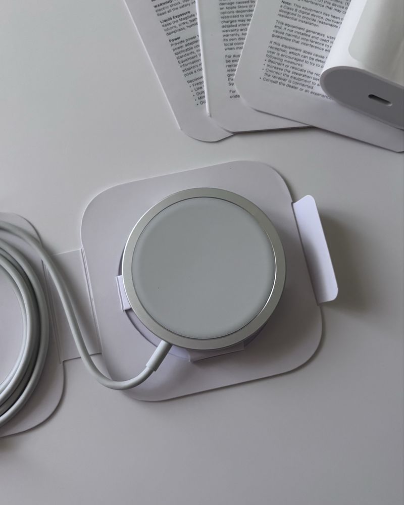 Безпровідна зарядка magsafe зарядное apple iphone айфон епл магнітна