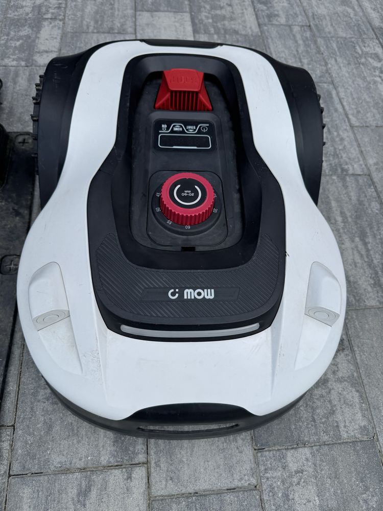Robot koszący CEDRUS Kosiarka automatyczna C-MOW-L16+