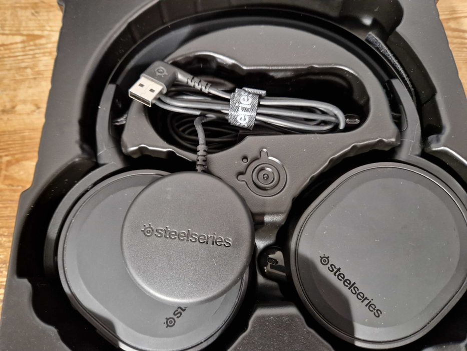 Słuchawki bezprzewodowe wokółuszne SteelSeries Arctis 9 (3800)