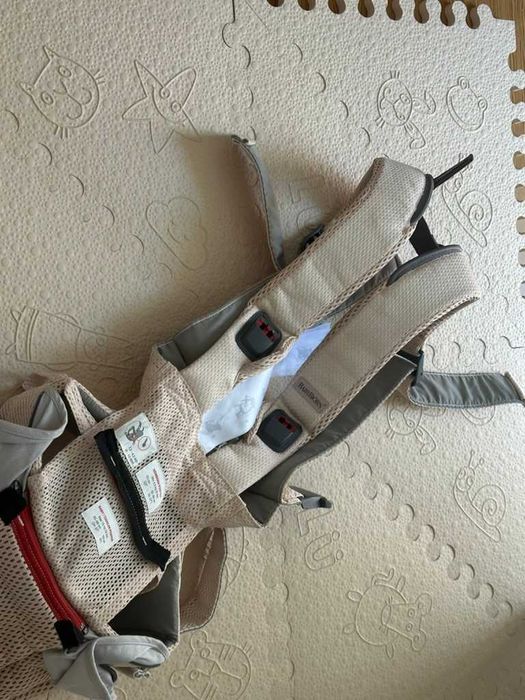 BabyBjörn Porta Bebé One Air