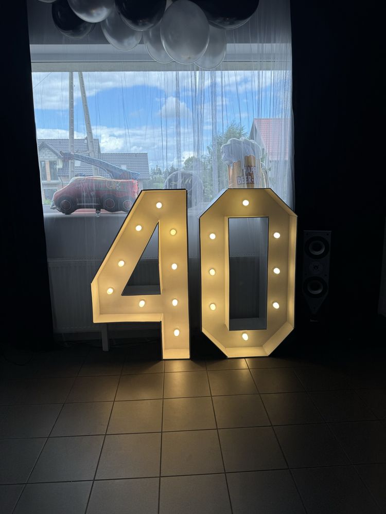 Fotolustro fotobudka cyfry i litery podswietlane led