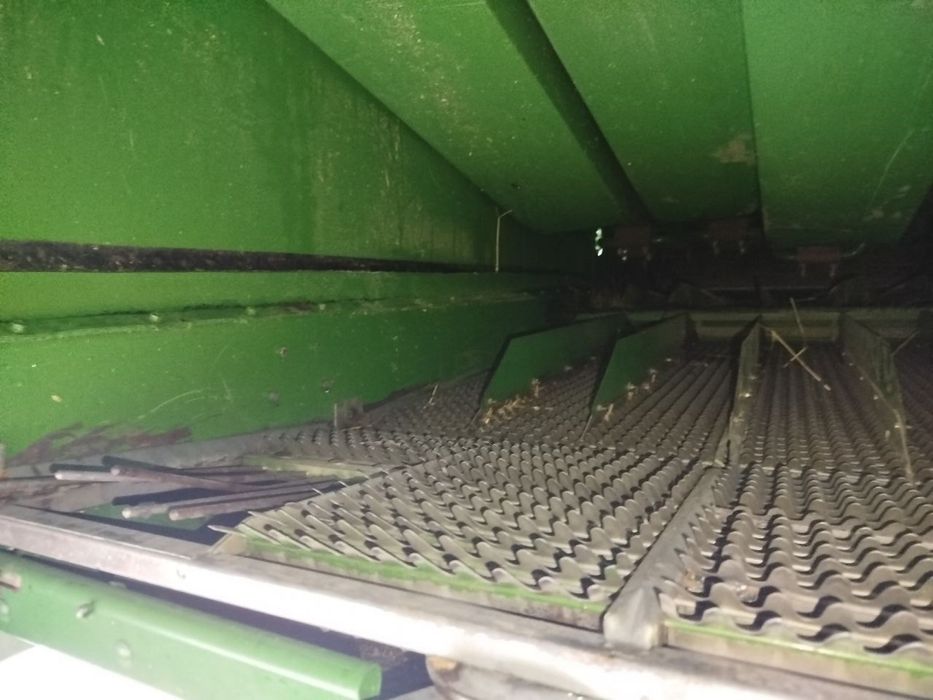 Комбайн зернозбиральний John Deere 1052, 1055