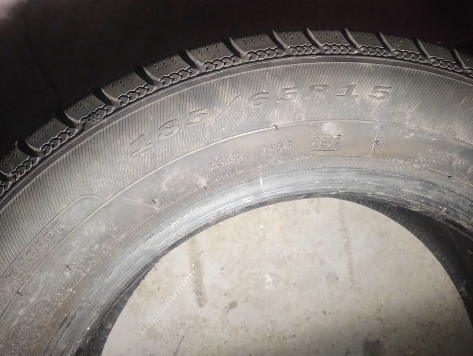 Opony zimowe Dębica 185/65/15 7mm 4 sztuki