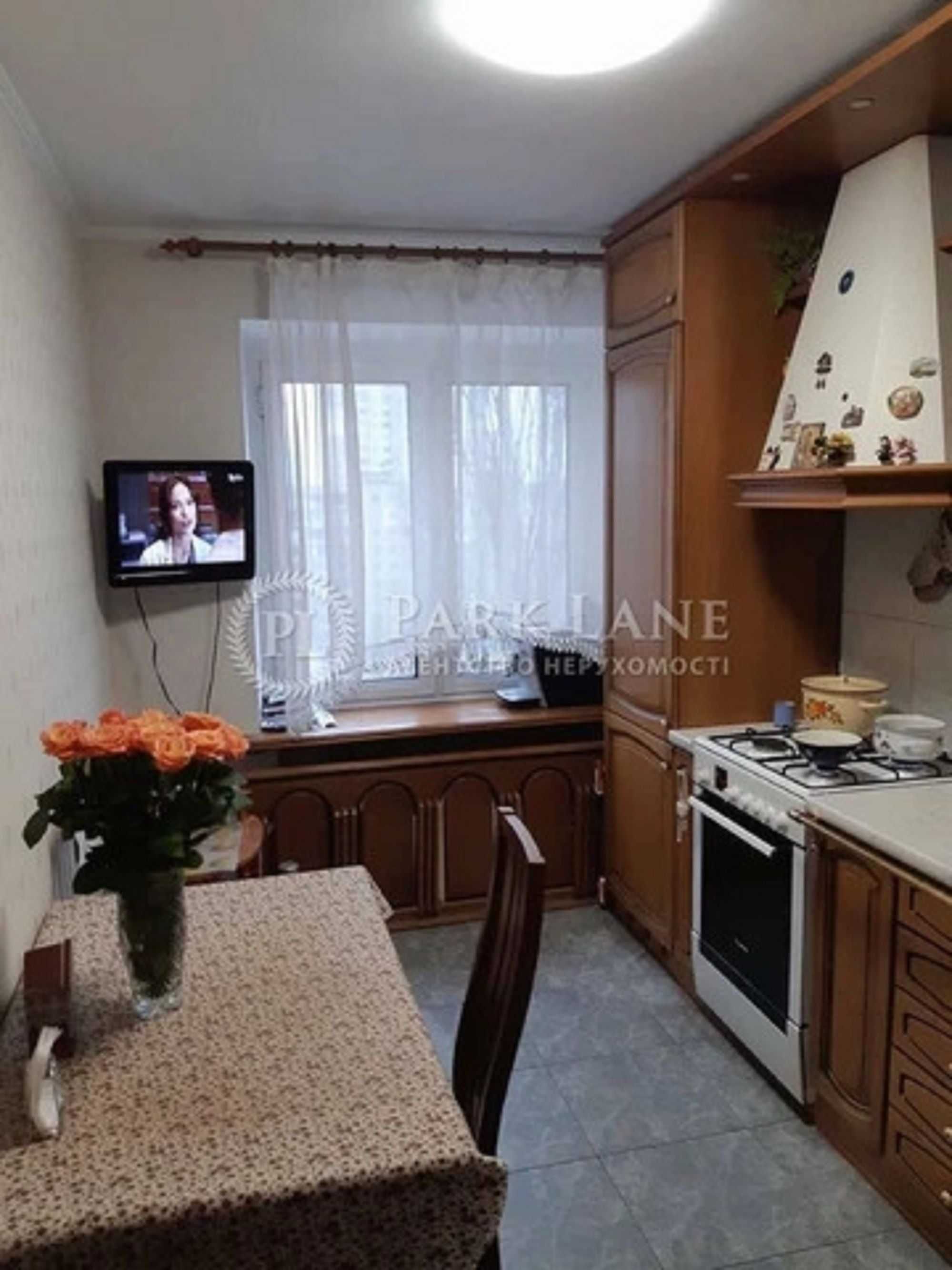 М. Дарниця 3 кім. 72м Продам квартиру в цегляному будинку з ремонтом