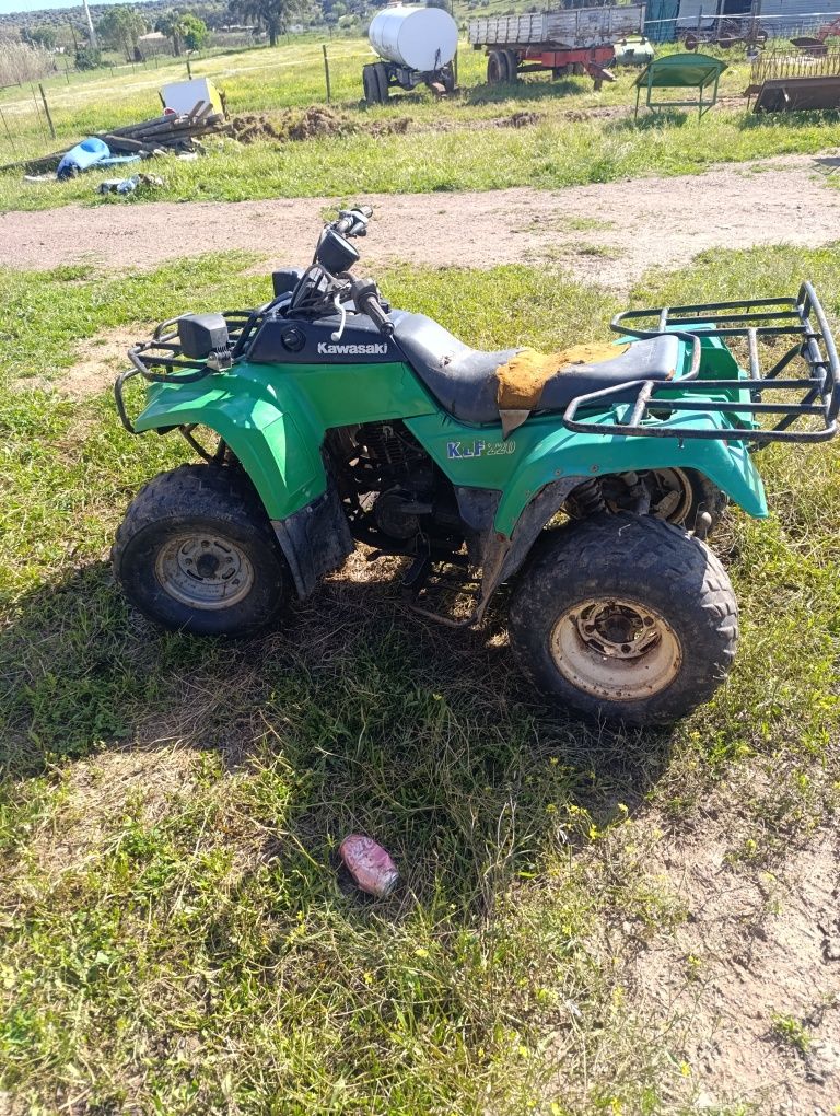 Vendo moto 4 kawasaki