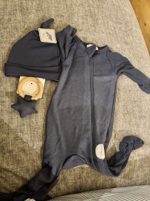 Babygrow body robe e brinquedos bebe