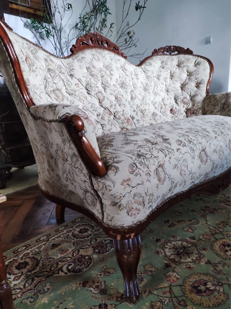 Stara zabytkowa sofa. Antyk.