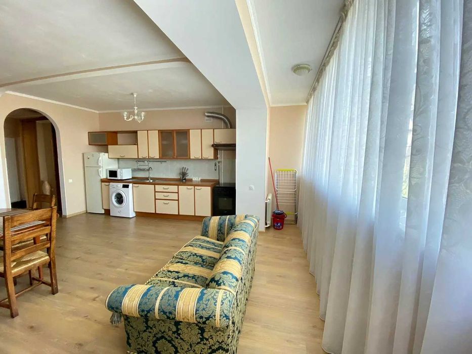 Здається видова та затишна 2х кімнатна квартира -студія. Липки