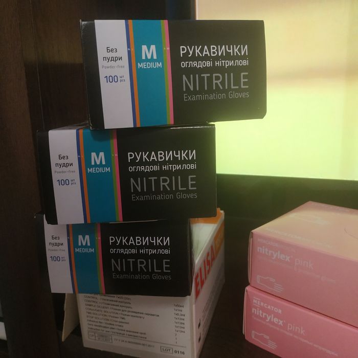 Перчатки медицинские 120 грн
