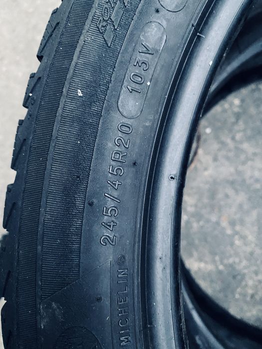245 45 20 Michelin Latitude 80%