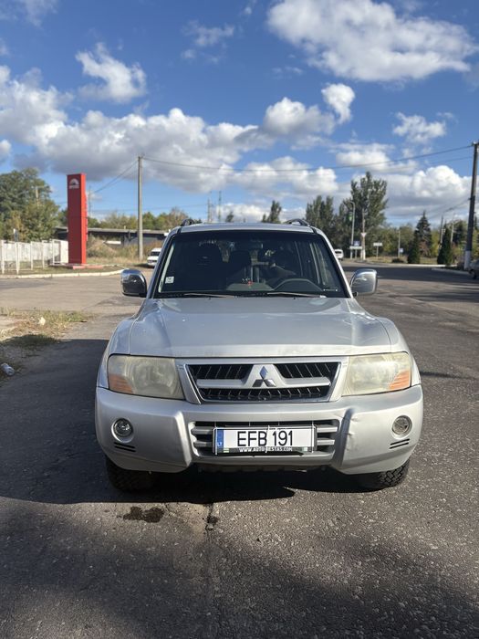 Mitsubishi Pajiero Wagon 2004