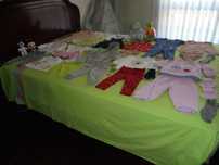 lote de roupa de menina bebé o brinquedo
