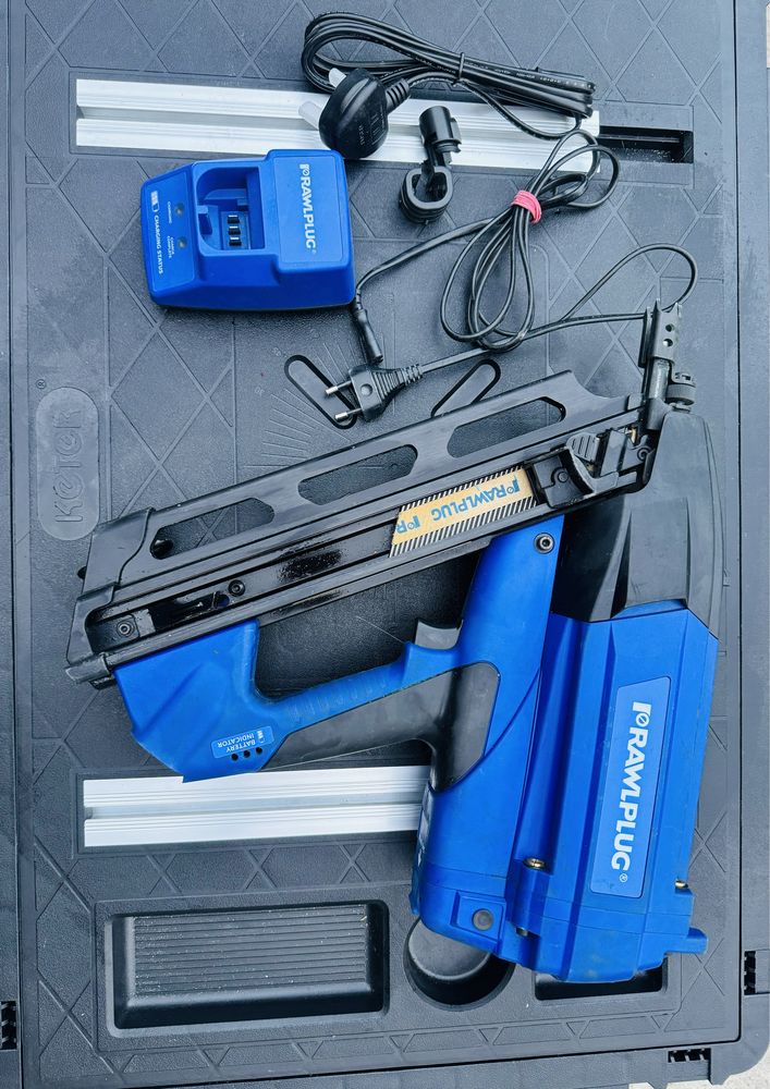 Gwoździarka gazowa Rawlplug R-WW90II zestaw