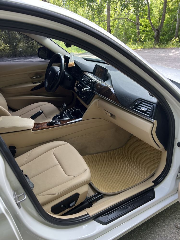 Bmw 320i f30 без вкладень