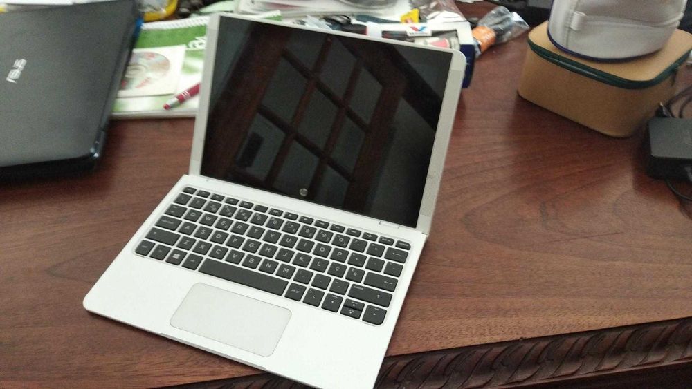 PC \ Tablet HP 10-P001NP 10.1" Atom x5 Hibrido - Não carrega a bateria